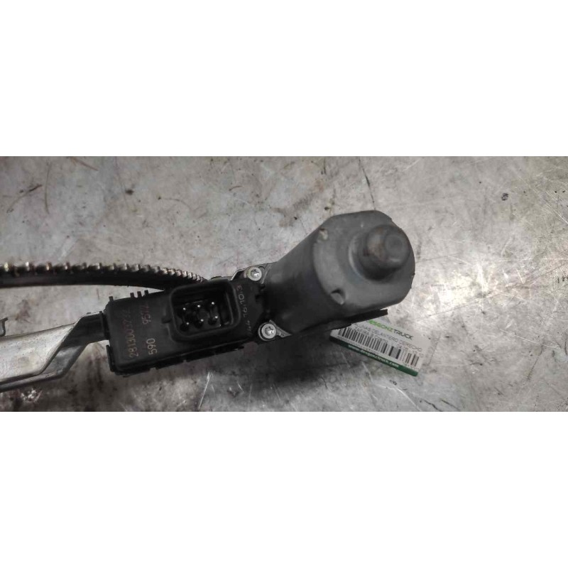 Recambio de elevalunas delantero derecho para opel zafira b cosmo referencia OEM IAM 2813003232 6 PINS 2