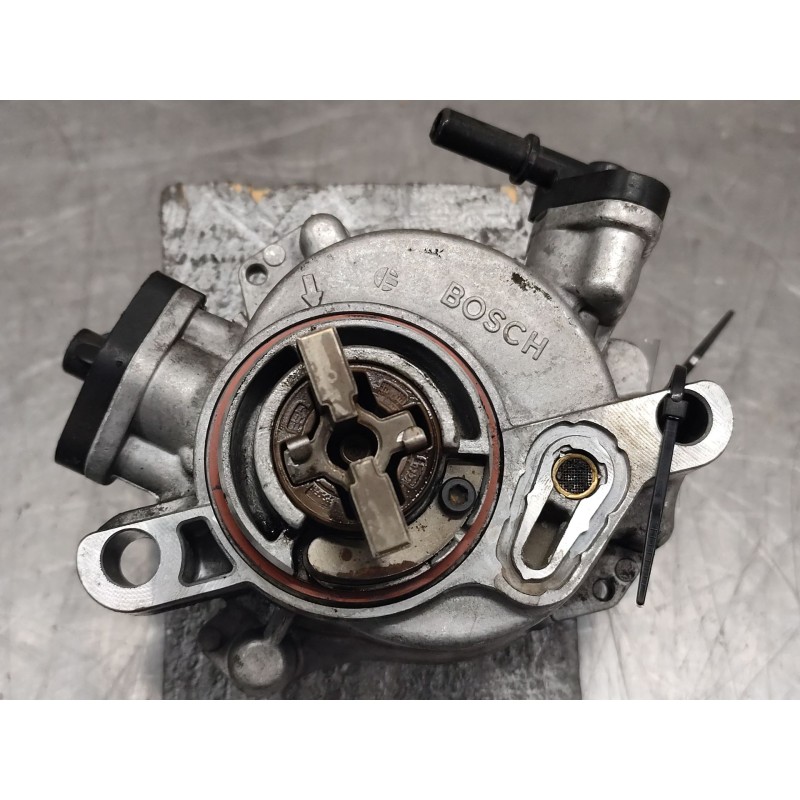 Recambio de depresor freno / bomba vacio para peugeot 206 4-trg. xt referencia OEM IAM 9684786780 - Blanco 2