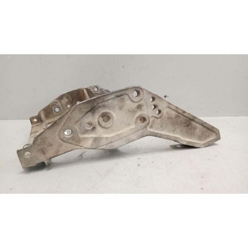 Recambio de soporte para renault hd 250.18 premium e2 fg modelo 250.18 184 kw cabina para dormir referencia OEM IAM 5600201656 2