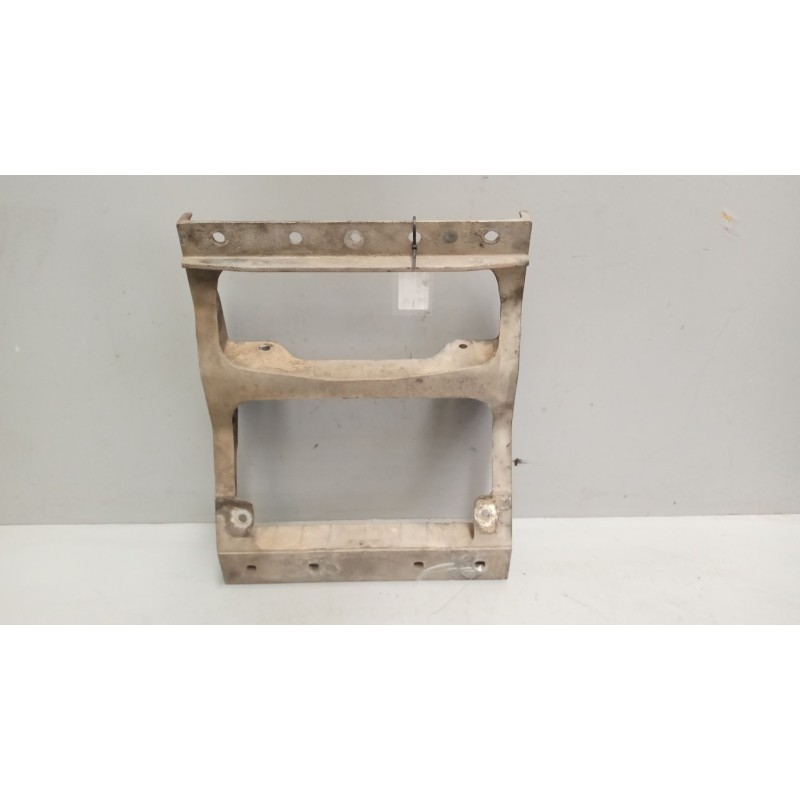 Recambio de soporte para renault hd 250.18 premium e2 fg modelo 250.18 184 kw cabina para dormir referencia OEM IAM 5600201656 3