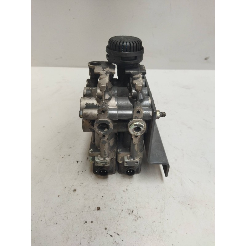 Recambio de valvula aire para daf serie 85.330 ati euro ii 11.6 diesel referencia OEM IAM 4729051110  VALVULA CONTROL EJE ELEVAB 3