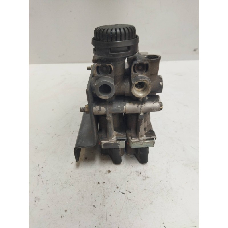 Recambio de valvula aire para daf serie 85.330 ati euro ii 11.6 diesel referencia OEM IAM 4729051110  VALVULA CONTROL EJE ELEVAB 4