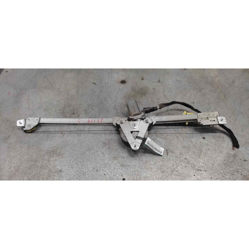 Recambio de elevalunas delantero derecho para renault trafic combi (ab 4.01) 2.0 dci diesel fap cat referencia OEM IAM - Blanco