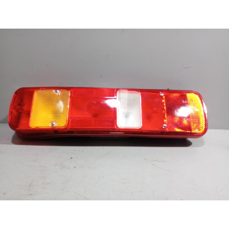 Recambio de piloto trasero izquierdo para volvo fh xxx 12.8 diesel referencia OEM IAM   