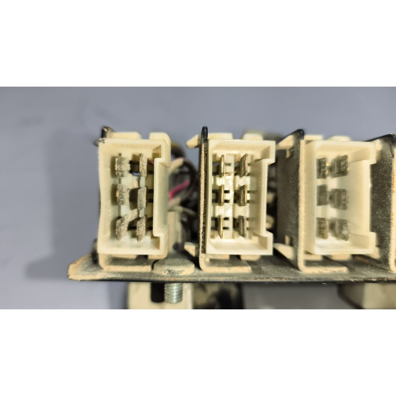 Recambio de caja reles / fusibles para ebro l-35s referencia OEM IAM - Blanco 6