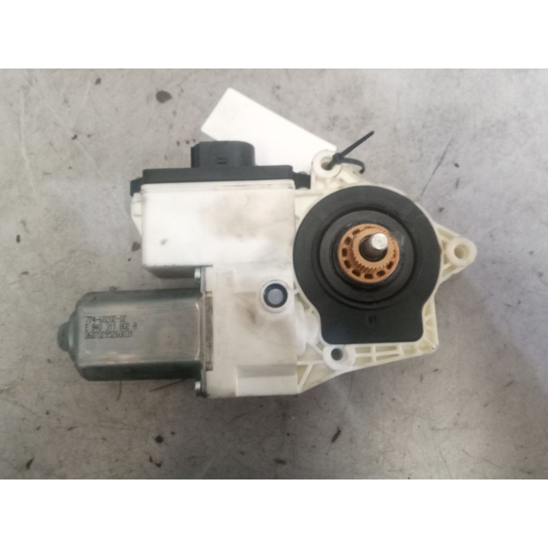 Recambio de motor elevalunas delantero derecho para man tgx 18 referencia OEM IAM 81286016138 - Azul 3