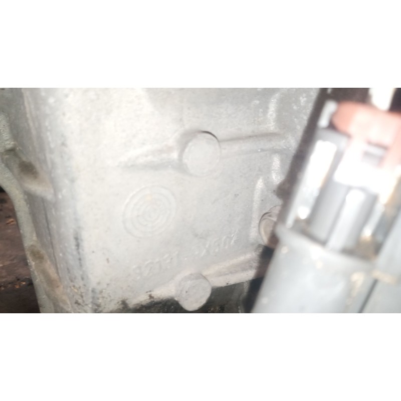 Recambio de caja cambios para nissan trucks atleon tk 150/3 referencia OEM IAM 32101MB73A 321319X50 RE226501 - Blanco 3