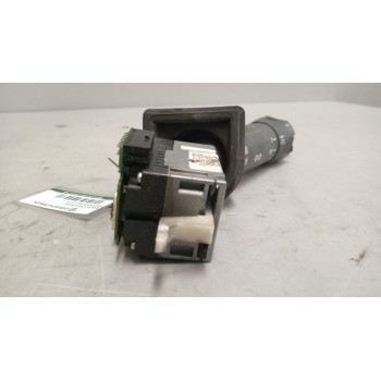 Recambio de mando intermitentes para iveco eurocargo 05.03  fg 75 e larga distancia referencia OEM IAM 504188583  