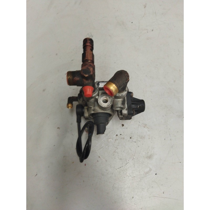 Recambio de valvula aire para scania serie 4 (p/r 144 l) 14.2 diesel referencia OEM IAM 1441751 4324100810 VALVULA SECADORA - Blanco