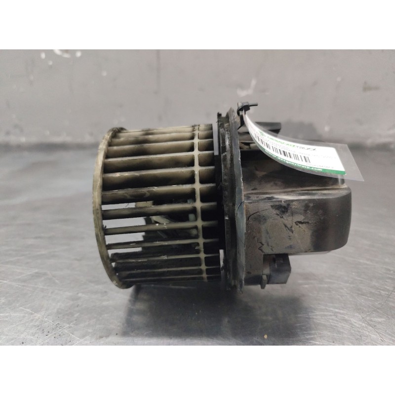 Recambio de ventilador calefaccion para ford transit caja cerrada, media (fy) (2000 =>) ft 350 2.4 referencia OEM IAM YC1H18456C - Blanco