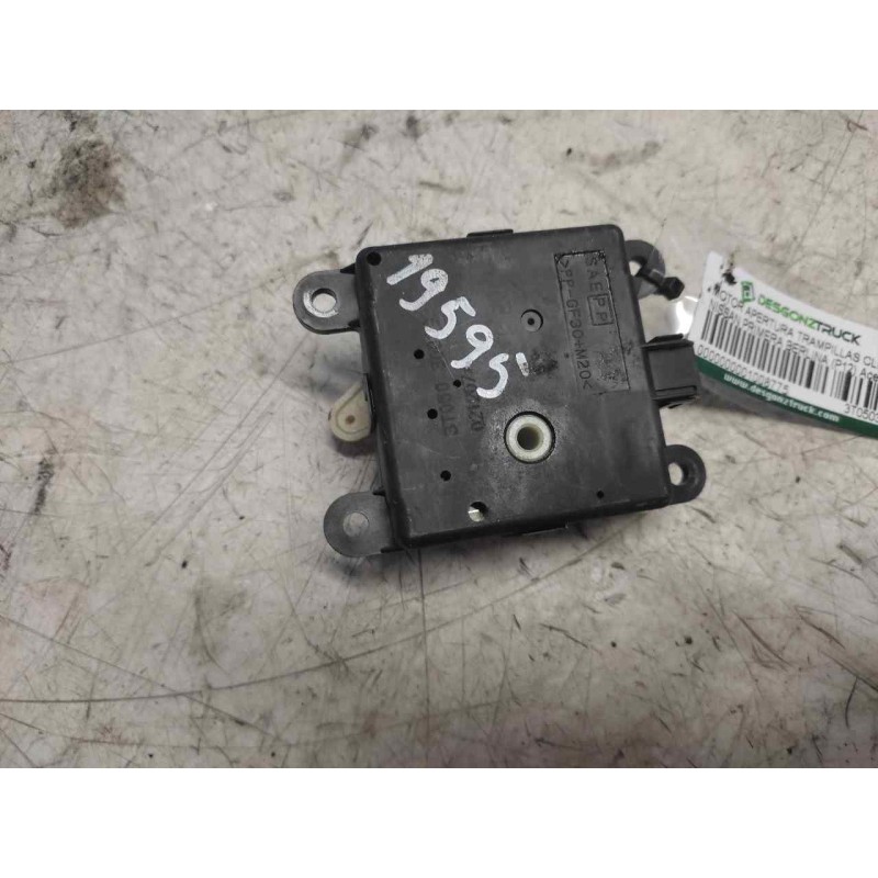 Recambio de motor apertura trampillas climatizador para nissan primera berlina (p12) acenta referencia OEM IAM 3T05030820 3 PINS