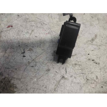 MANDO ELEVALUNAS TRASERO DERECHO 25411AV600 7 PINS 