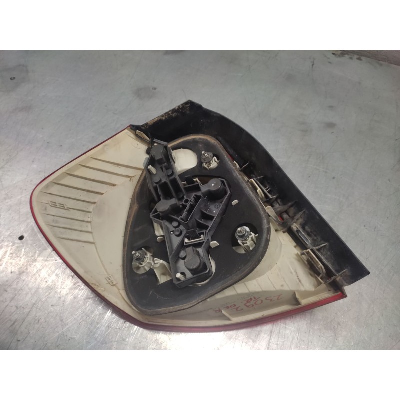 Recambio de piloto trasero derecho para bmw serie 1 berlina (e81/e87) 120d referencia OEM IAM 2