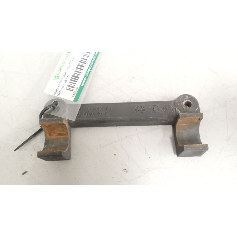 Recambio de faro antiniebla izquierdo para man tgx 18.xxx 12.4 diesel referencia OEM IAM   