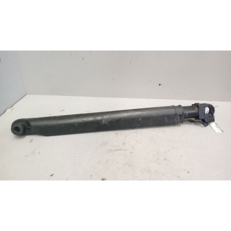 Recambio de brazo elevacion cabina para volvo fh xxx 12.8 diesel referencia OEM IAM 22070283  