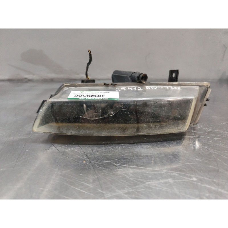Recambio de faro antiniebla derecho para bmw serie 1 berlina (e81/e87) 120d referencia OEM IAM 0305084001  