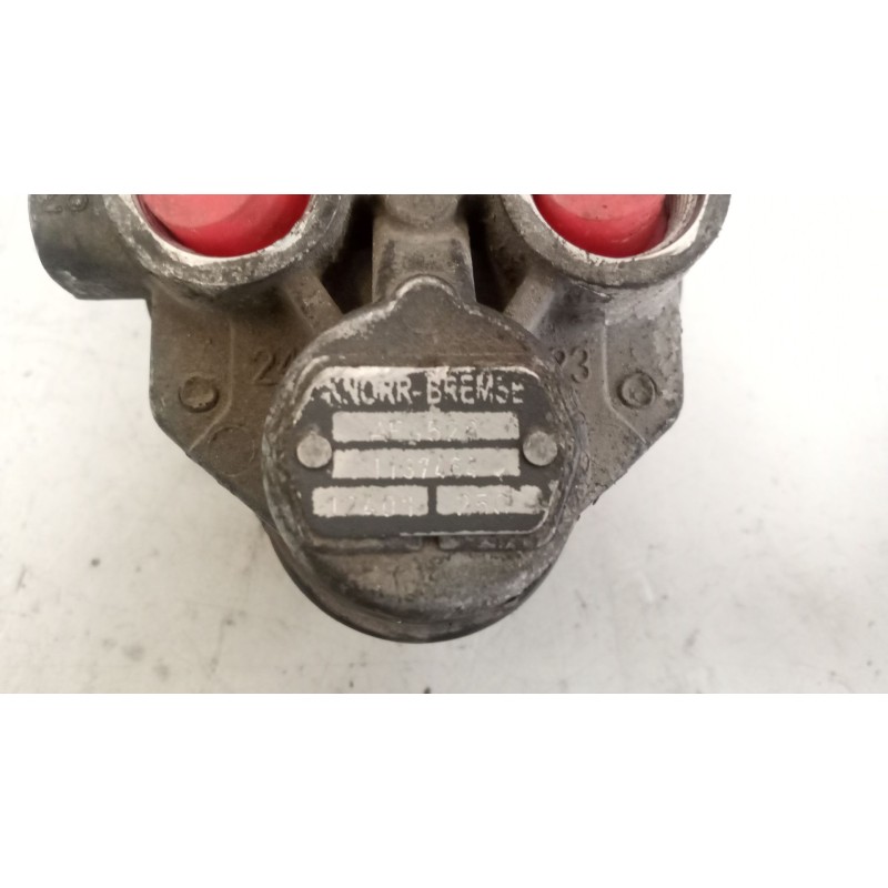 Recambio de valvula aire para daf serie xf105.460 12.9 diesel referencia OEM IAM AE4528 VALVULA SEXTUPLE - Blanco 2