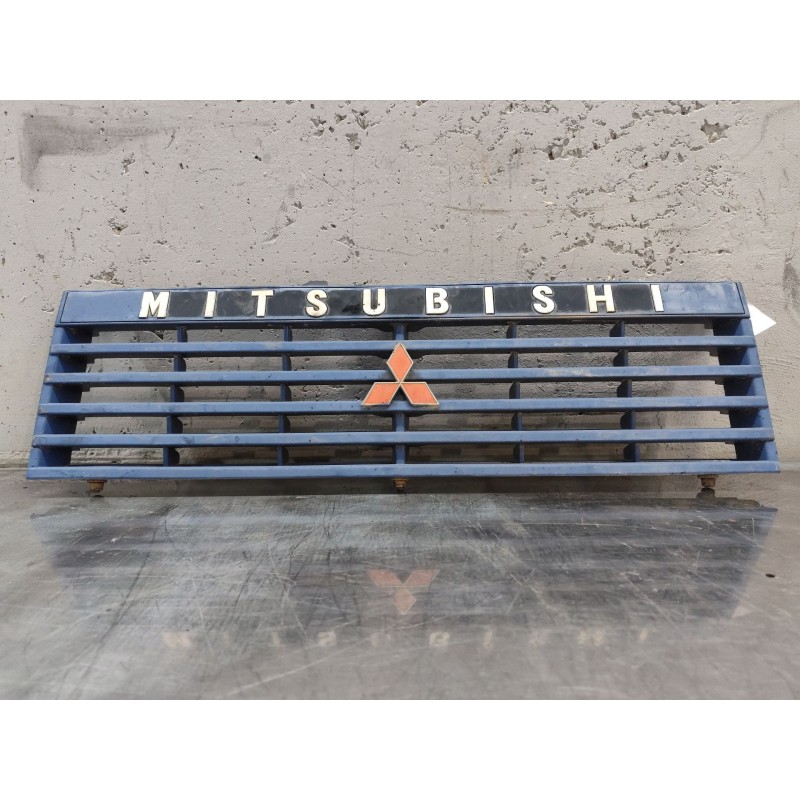 Recambio de rejilla paragolpes delantero para mitsubishi montero (l040) 2500 td (2-ptas.) referencia OEM IAM mb38352730  