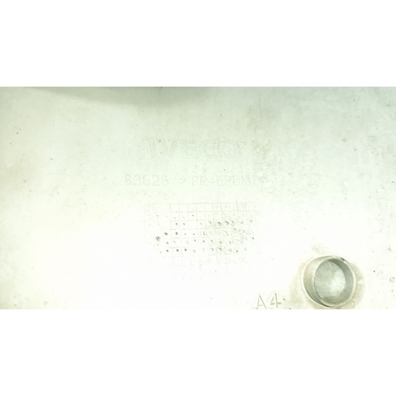 Recambio de deflector izquierdo para iveco stralis (ad/at) referencia OEM IAM 504203477 504056034 - Blanco 2