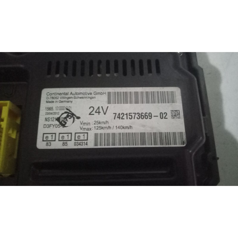 Recambio de cuadro instrumentos para renault premium route 2006 fas 4x2 larga distancia referencia OEM IAM 7421573669 2