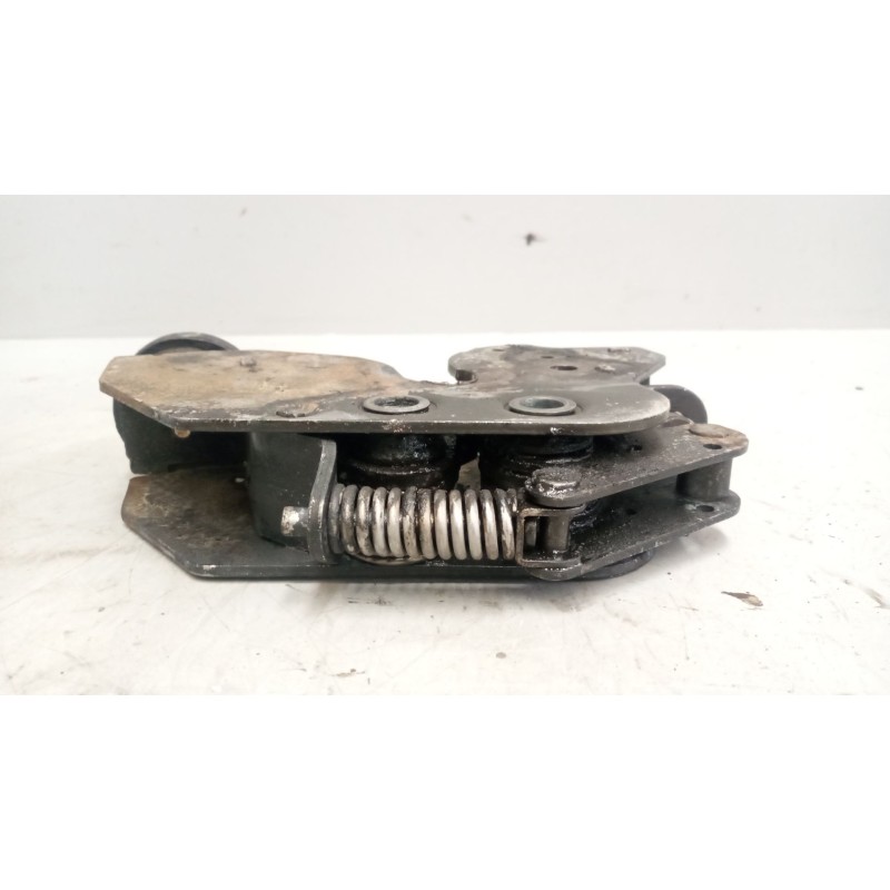 Recambio de cierre cabina derecho para scania serie 4 (p/r 124 l) 11.7 diesel referencia OEM IAM 1383496 - Rojo 3