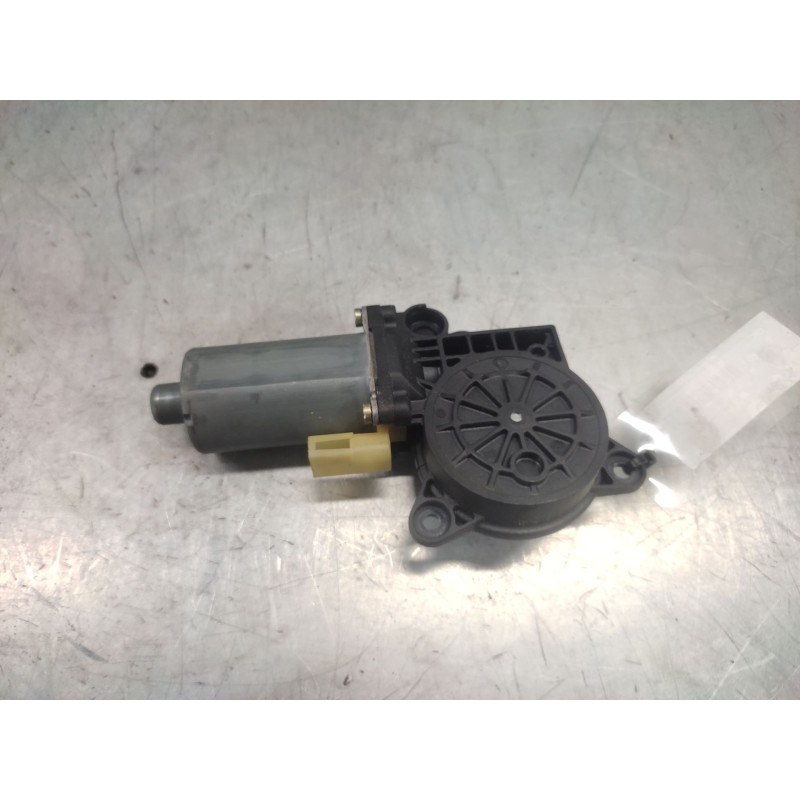 Recambio de motor elevalunas delantero derecho para ford fiesta (cbk) ambiente referencia OEM IAM 0130821939 - Blanco 2