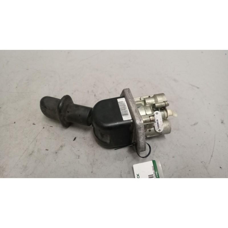 Recambio de palanca freno de mano para renault premium route 2006 fas 4x2 larga distancia referencia OEM IAM 7420813843  9617230