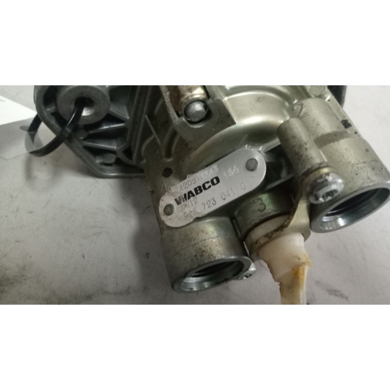 Recambio de palanca freno de mano para renault premium route 2006 fas 4x2 larga distancia referencia OEM IAM 7420813843  9617230 4