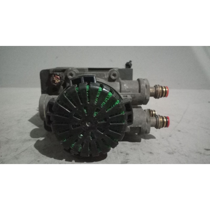 Recambio de valvula aire para volvo fm 460 12.8 diesel referencia OEM IAM 22225550 VALVULA EBS - Blanco 3