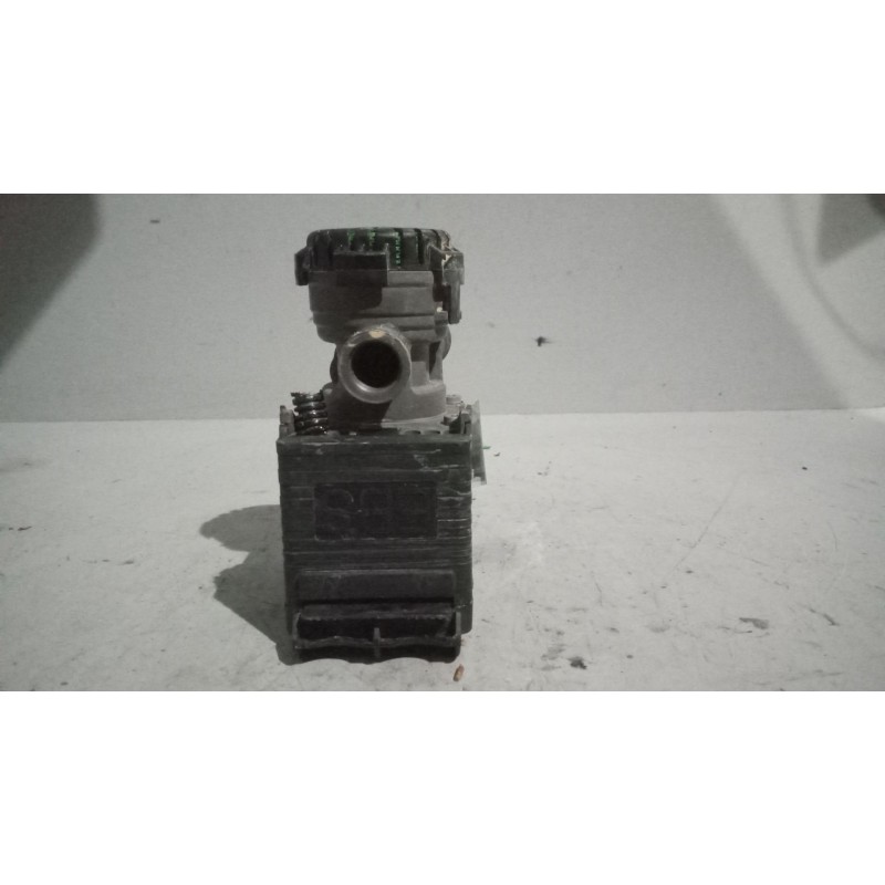 Recambio de valvula aire para volvo fm 460 12.8 diesel referencia OEM IAM 22225550 VALVULA EBS - Blanco 4