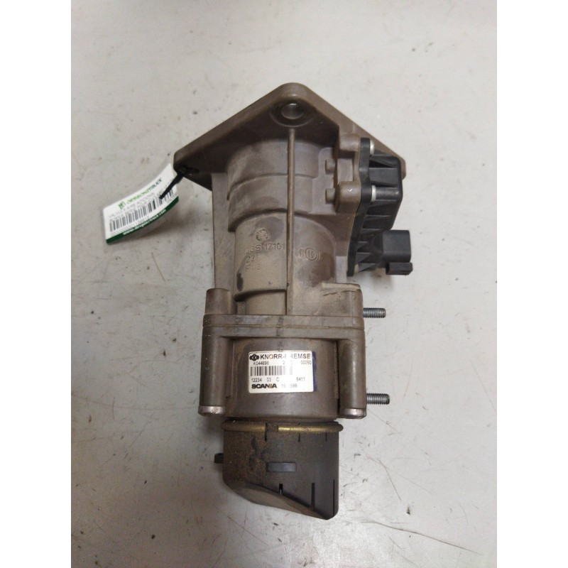 Recambio de valvula aire adicional para scania serie p/g/r (c-clase) 12.7 diesel referencia OEM IAM 1942899 K044696 - Blanco