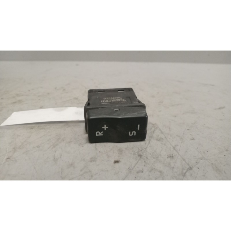 Recambio de interruptor para renault premium route 2006 fas 4x2 larga distancia referencia OEM IAM 7420851305  