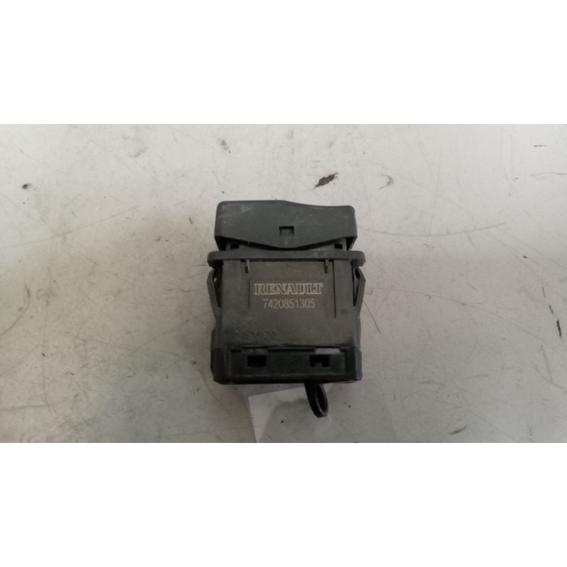 Recambio de interruptor para renault premium route 2006 fas 4x2 larga distancia referencia OEM IAM 7420851305 2