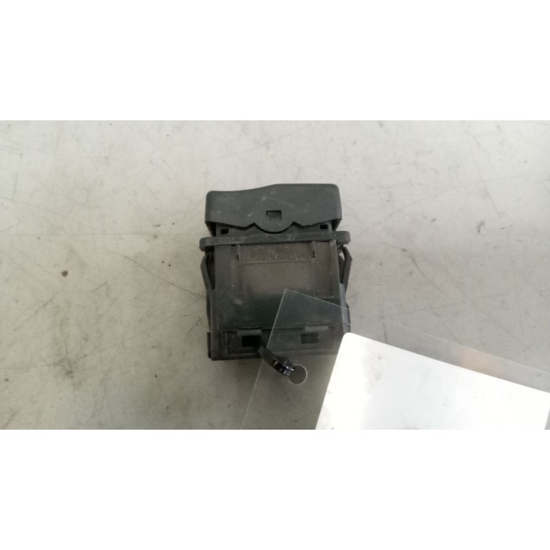Recambio de interruptor para renault premium route 2006 fas 4x2 larga distancia referencia OEM IAM 7420851289 2