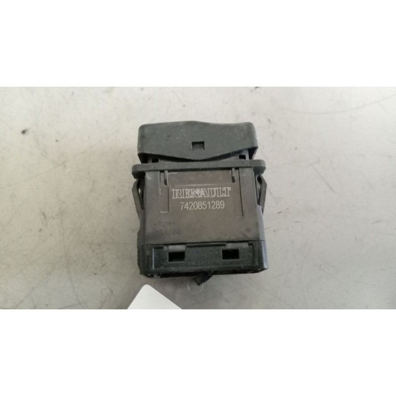 Recambio de interruptor para renault premium route 2006 fas 4x2 larga distancia referencia OEM IAM 7420851289 3