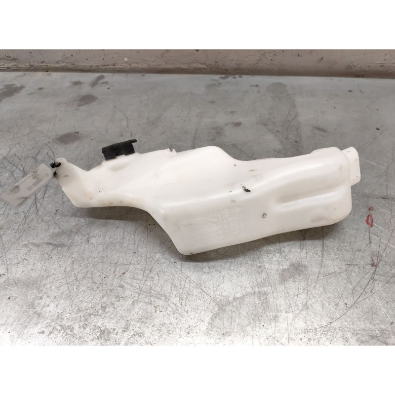 Recambio de deposito limpia para dacia dokker essential referencia OEM IAM 289106925RA - Blanco 2