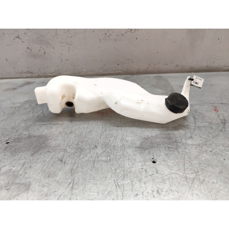 Recambio de deposito limpia para dacia dokker essential referencia OEM IAM 289106925RA - Blanco 3