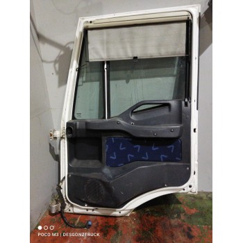 Recambio de puerta delantera derecha para iveco eurocargo 5.9 diesel referencia OEM IAM   