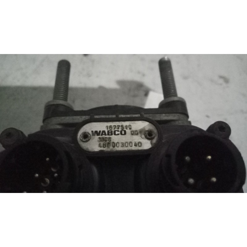 Recambio de valvula aire para daf serie xf105.460 12.9 diesel referencia OEM IAM 1677510 VALVULA TRASMISOR DE FRENO 480030040 - Blanco 6