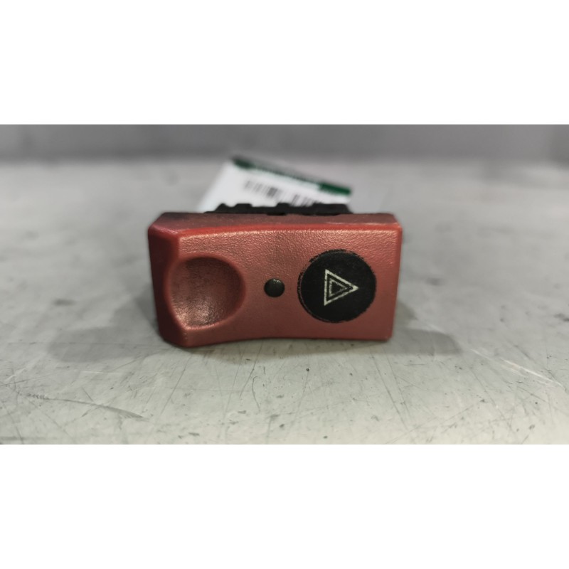 Recambio de warning para renault magnum ab 2005 12.8 diesel referencia OEM IAM 5010306848  