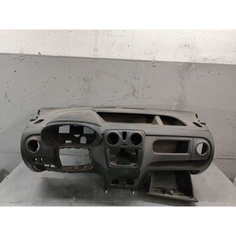 Recambio de salpicadero para dacia dokker essential referencia OEM IAM - Blanco 4