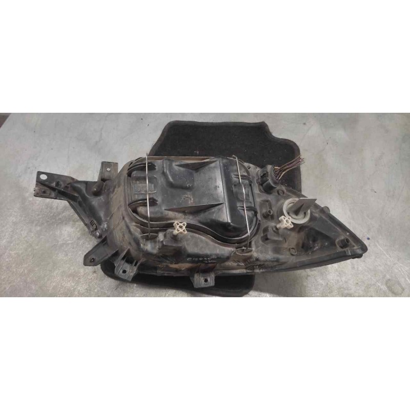 Recambio de faro izquierdo para mercedes-benz sprinter 02.00  combi 2.2 cdi cat referencia OEM IAM 3