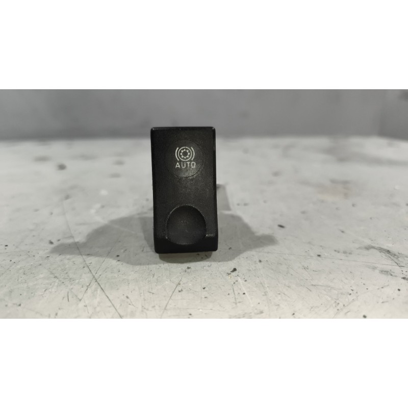Recambio de interruptor para renault magnum ab 2005 12.8 diesel referencia OEM IAM 5010379357  