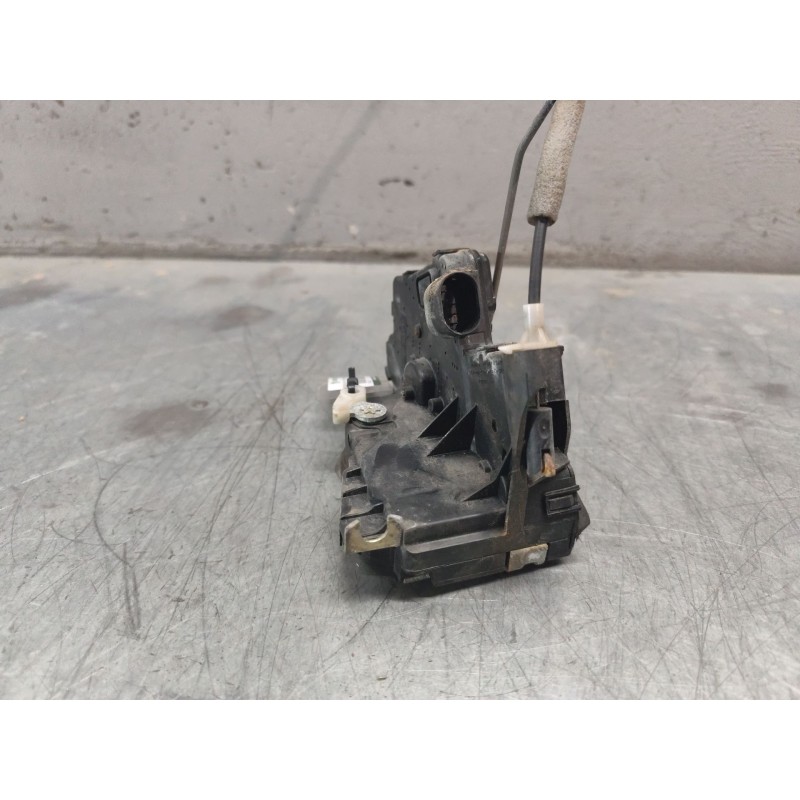 Recambio de cerradura puerta trasera derecha para bmw serie 3 berlina (e46) 320d referencia OEM IAM 7PINES 2