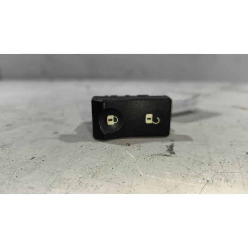Recambio de interruptor para renault magnum ab 2005 12.8 diesel referencia OEM IAM 5010589024  