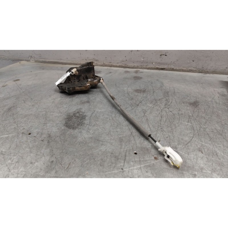 Recambio de cerradura puerta trasera izquierda para bmw serie 3 berlina (e46) 320d referencia OEM IAM 7PINES 4