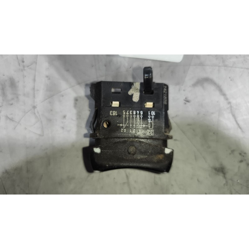 Recambio de mando elevalunas delantero derecho para scania p,g,r,t - series p 500, r 500 referencia OEM IAM 1421856 - Rojo 4