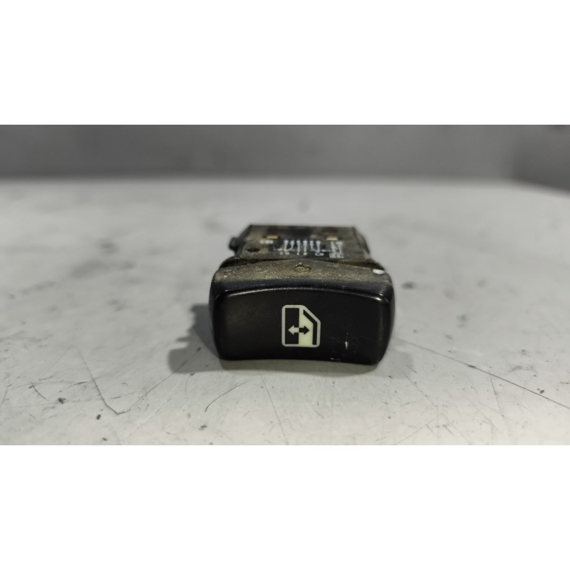 Recambio de mando elevalunas delantero izquierdo para scania p,g,r,t - series p 500, r 500 referencia OEM IAM 1421856  