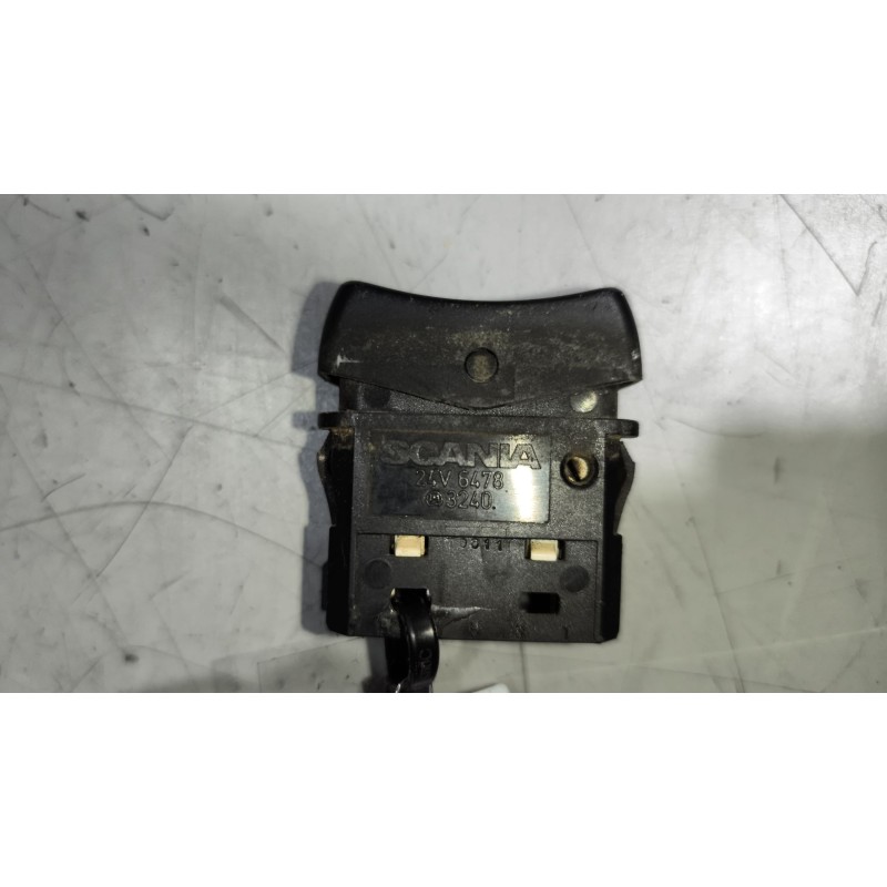 Recambio de mando elevalunas delantero izquierdo para scania p,g,r,t - series p 500, r 500 referencia OEM IAM 1421856 - Rojo 2