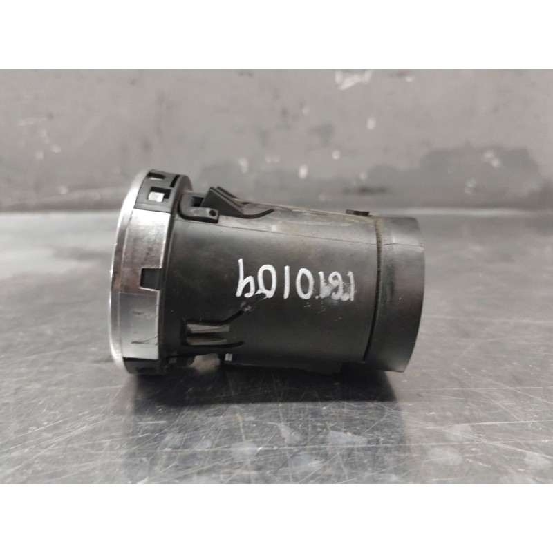 Recambio de aireador para peugeot 308 confort referencia OEM IAM 9658515377 - Blanco 4